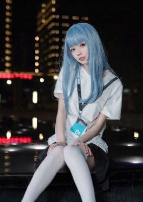 老汉胯下的女学生_4K影视在线观看